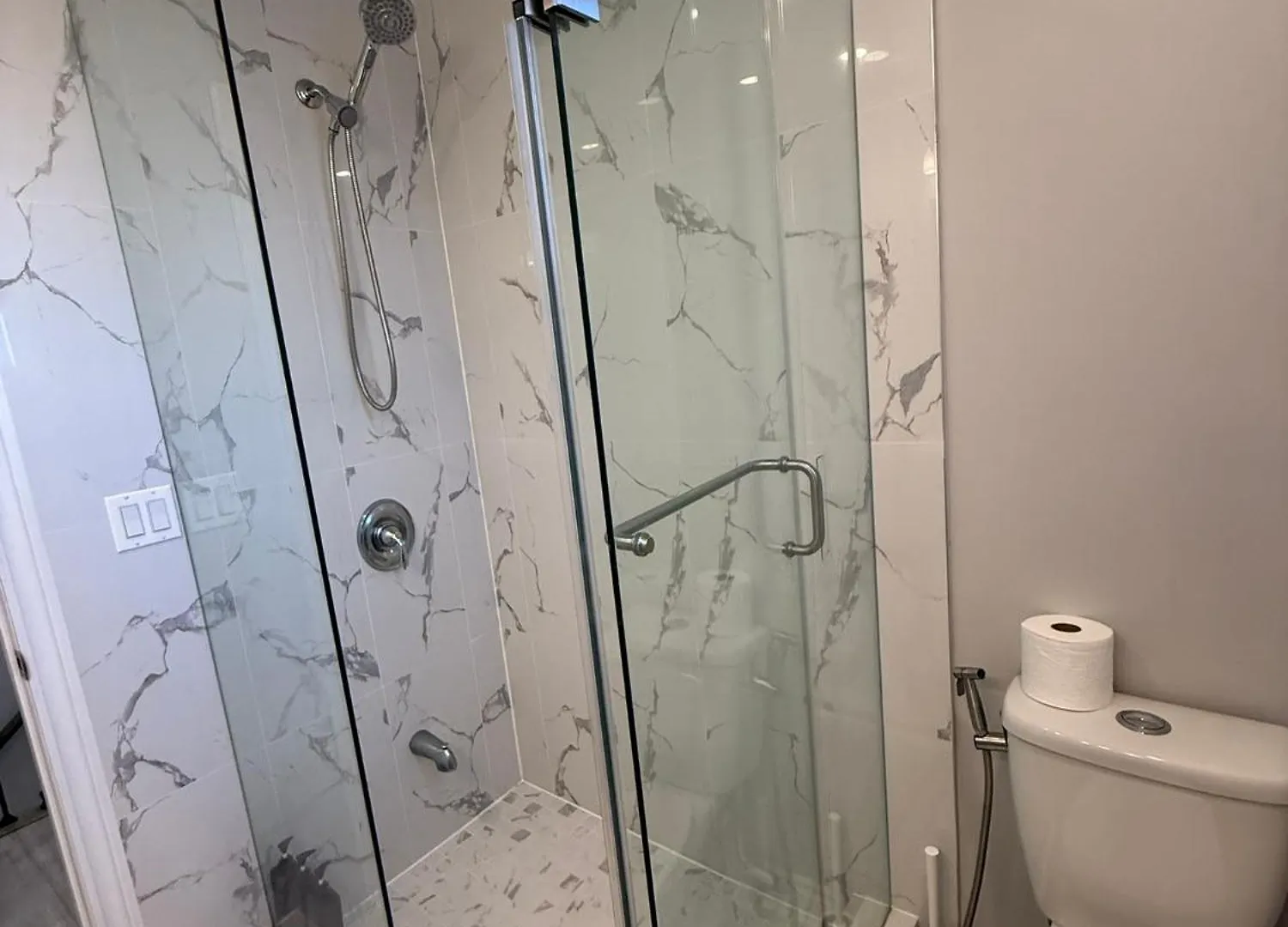 3 Bedrooms Little Italy Downtown トロント 0*,  カナダ