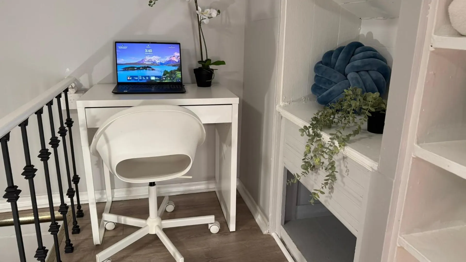 3 Bedrooms Little Italy Downtown トロント アパート